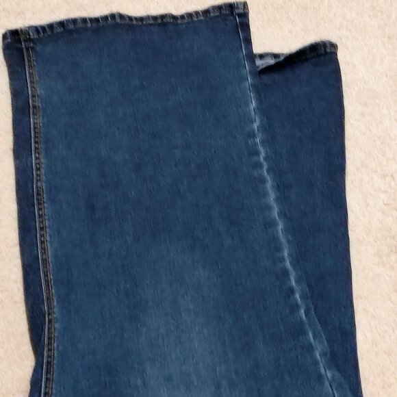 Morgan & Walker Plus Size 30 Jeans – Stretch Denim, Bootcut, Medium Blue - Picture 2 of 7